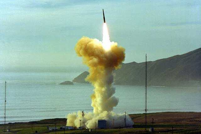 एक हफ्ते में दूसरी बार किया अमेरिका ने मिसाइल परीक्षण!