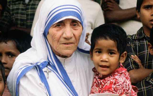 BRAND_BIO_Bio-Shorts_Mother-Teresa-Mini-Biography