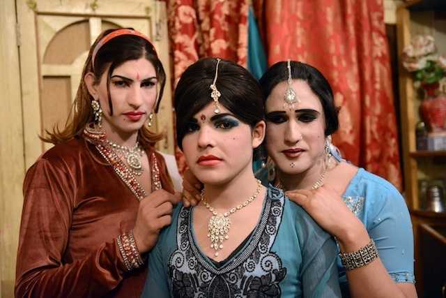 पाकिस्तान में मौलवियों ने निकाला फतवा, कहा ट्रांसजेंडर शादी कानूनन जायज!