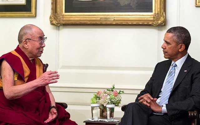 heres-a-photo-of-obama-meeting-with-the-dalai-lama