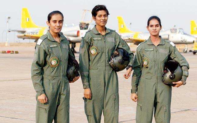 देश की पहली फाइटर पायलट बनेंगी भारत की यह तीन बेटियां