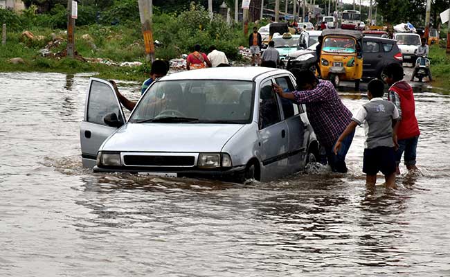 आंध्र प्रदेश और तेलंगाना में कुछ दिनों से भारी बारिश