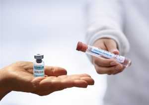 भारत में अब विदेशी लोग भी लगवा सकेंगे वैक्सीन