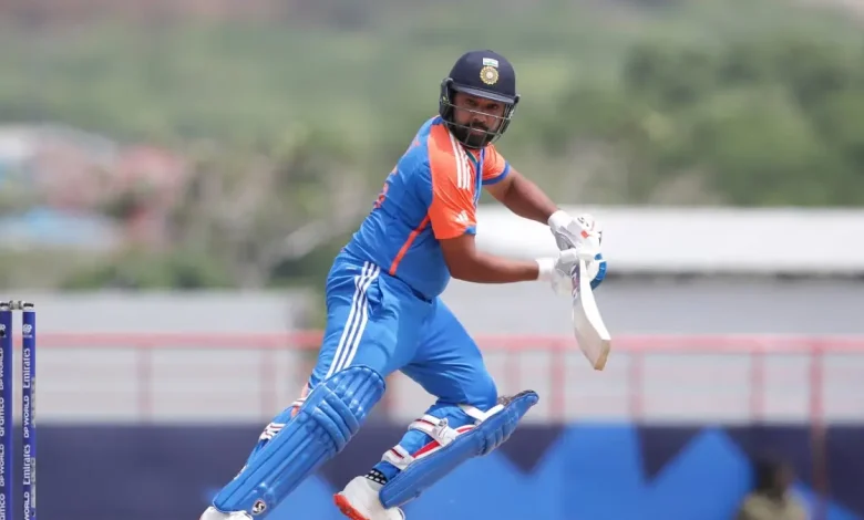 IND vs AUS: रोहित शर्मा ने दिखाएं ऑस्ट्रेलिया को दिन में तारे , बॉलर्स की हुई जमकर धुलाई 1 IND vs AUS