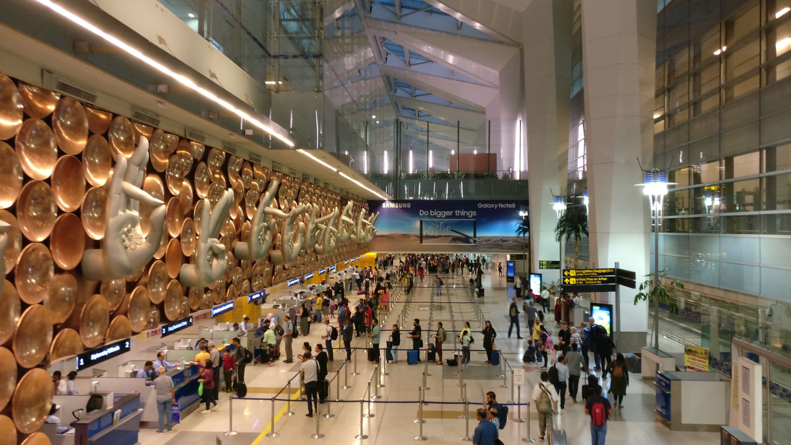 इंदिरा गांधी अंतर्राष्ट्रीय हवाई अड्डा