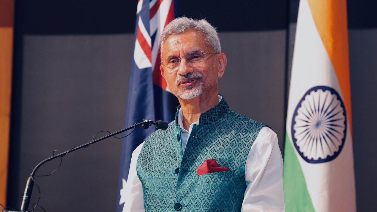 Hindi News Today: जम्मू-कश्मीर बांदीपोरा में सुरक्षाबलों और आतंकियों के बीच मुठभेड़, पीएम नेतन्याहू ने किया इजरायल के रक्षा मंत्री को बर्खास्त 5 Jaishankar targeted Canada over the attack on Hindus