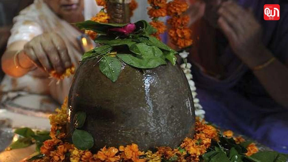 Sawan 2025: शिव भक्ति में बेलपत्र और धतूरा का खास स्थान, जानिए इसके पीछे की मान्यता 1 Sawan 2025