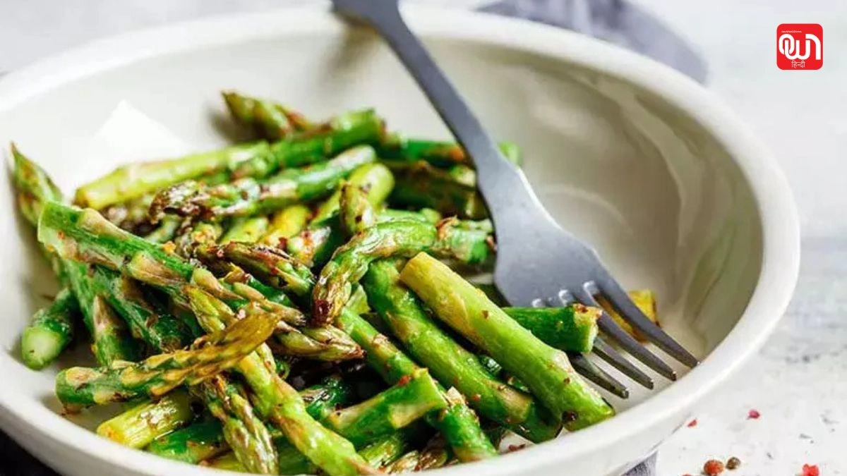 Asparagus Benefits: हार्मोनल असंतुलन से लेकर प्रजनन स्वास्थ्य तक, शतावरी है महिलाओं की साथी 1 Asparagus Benefits