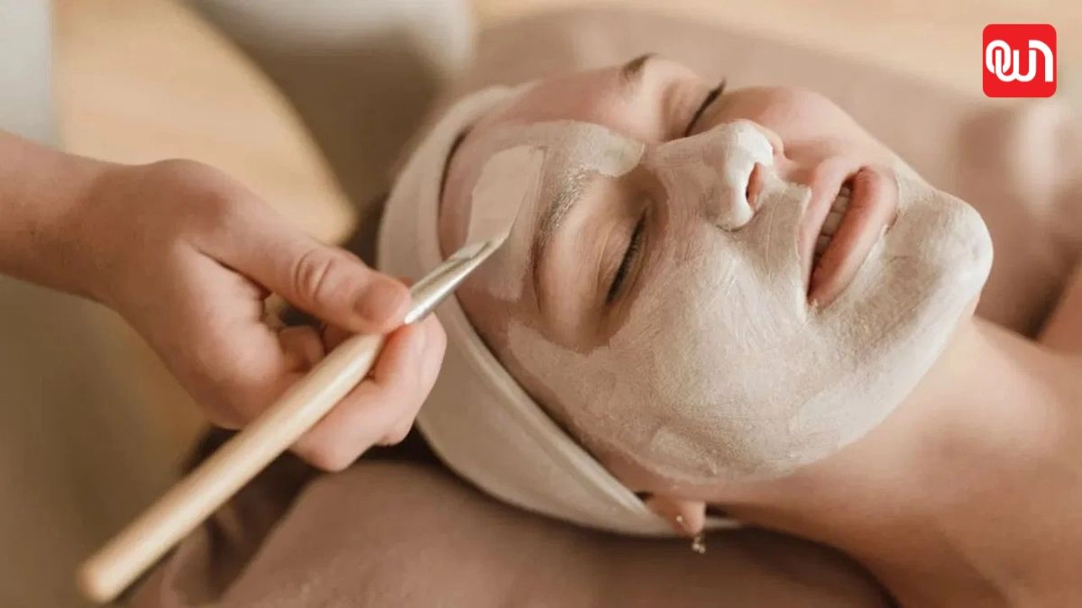 Facial and clean up: फेशियल और क्लीनअप, जानें कब कौन सा ट्रीटमेंट करें? 1 Facial and clean up