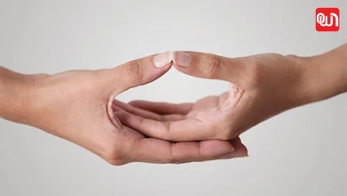 Mudras for Better Sleep: नींद नहीं आती? रोज 10 मिनट करें ये खास योग मुद्राएं, मिलेगा सुकून 7 Mudras for Better Sleep