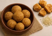 Gond ke Laddu With Jaggery
