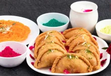 Khoya Suji Gujiya Recipe