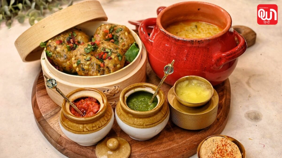 Rajasthani Kadhi Dhokla Recipe: आज का हेल्दी नाश्ता, बाजरे के आटे, हरी मेथी और प्याज से बनाएं राजस्थानी कढ़ी ढोकला 1 Rajasthani Kadhi Dhokla Recipe