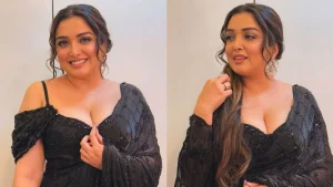 amrapali dubey saree 1 2025 10 14 16 58 48