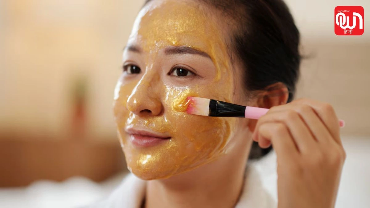 DIY Honey Face Packs: केमिकल फेशियल छोड़ें, शहद और इन 2 किचन इंग्रीडिएंट्स से पाएं नेचुरल निखार 1 DIY Honey Face Packs