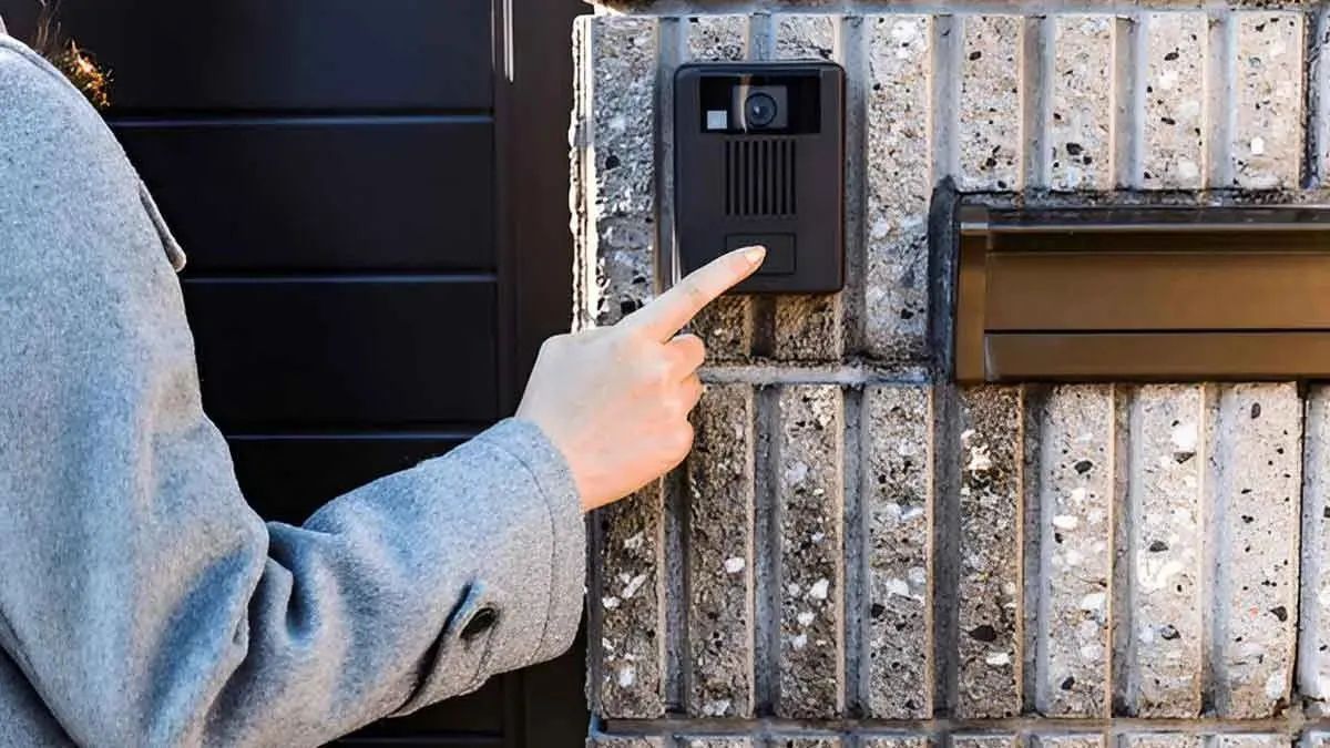 Doorbell Maintenance: डोरबेल नहीं बज रही है? इलेक्ट्रिशियन बुलाने से पहले खुद करें ये 5 चेक 1 Doorbell Maintenance