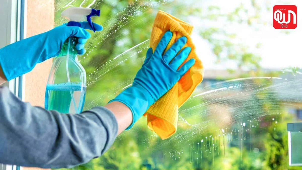 Glass Cleaning Tips: ग्लास क्लीनिंग का सबसे सस्ता हैक, ₹2 में मिलेगा झकाझक चमकता शीशा 1 Glass Cleaning Tips