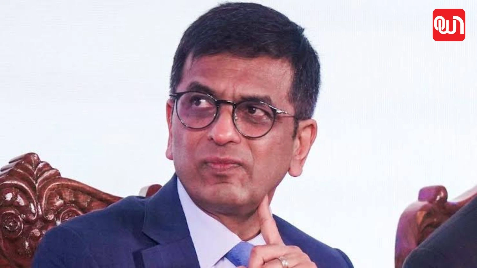 Dyala Jimenez: रूस की लीगल बैटल में पूर्व CJI चंद्रचूड़ की एंट्री, यूक्रेन के Oschadbank से है मामला 1 Dyala Jimenez