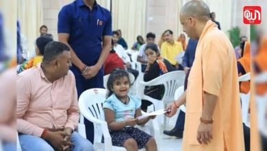 Yogi Parenting Tips: बच्चों को छोटी उम्र में मोबाइल देना कितना सही? CM Yogi के बयान ने खड़े किए बड़े सवाल 10 Yogi Parenting Tips